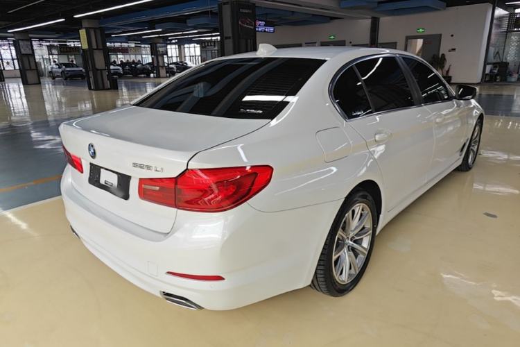Used BMW 5 Series 2018 528Li Launch Special Edition Rear Right 45 Deg