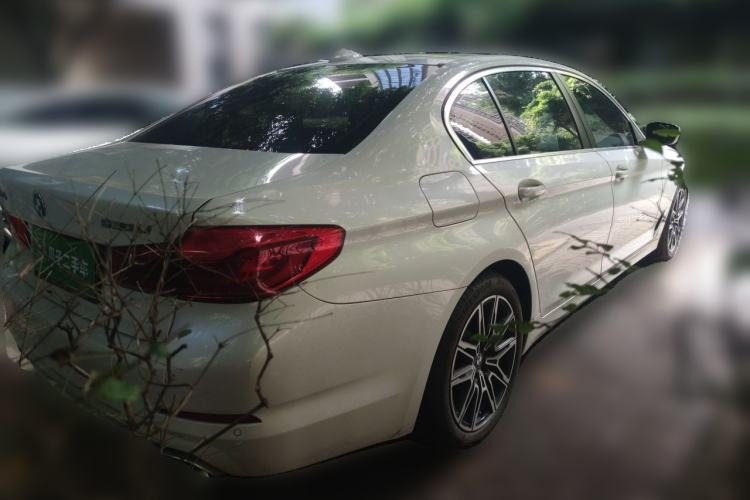 Used BMW 5 Series 2018 528Li Launch Special Edition Rear Right 45 Deg