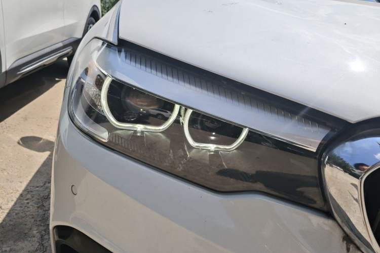 Used BMW 5 Series 2018 530Li Leading Model M Sport Package Right Front Headlight