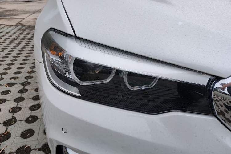 Used BMW 5 Series 2018 Facelifted 530Li xDrive Luxury Package Right Front Headlight
