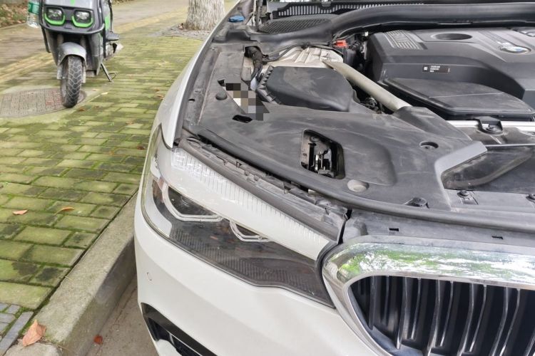 Used BMW 5 Series 2018 530Li Leading Model M Sport Package Right Front Headlight