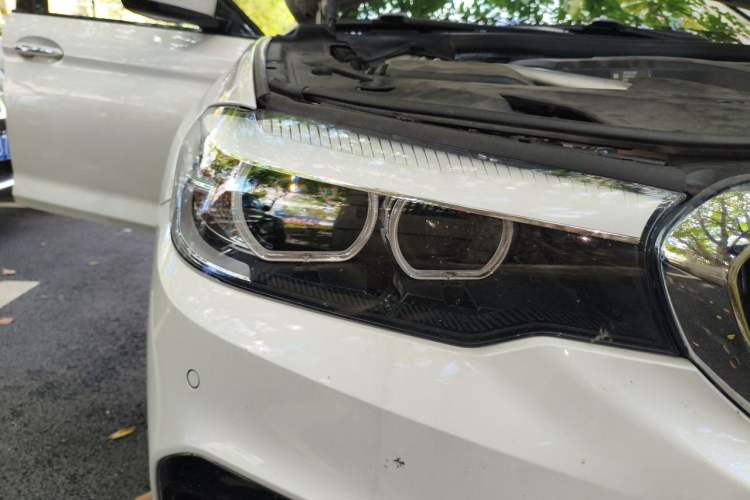 Used BMW 5 Series 2018 525Li M Sport Package Right Front Headlight