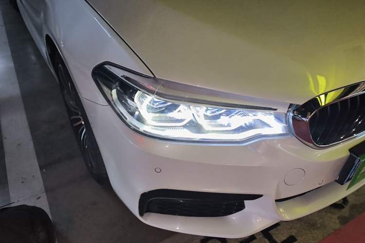 Used BMW 5 Series 2018 530Li Luxury Edition M Sport Package Right Front Headlight
