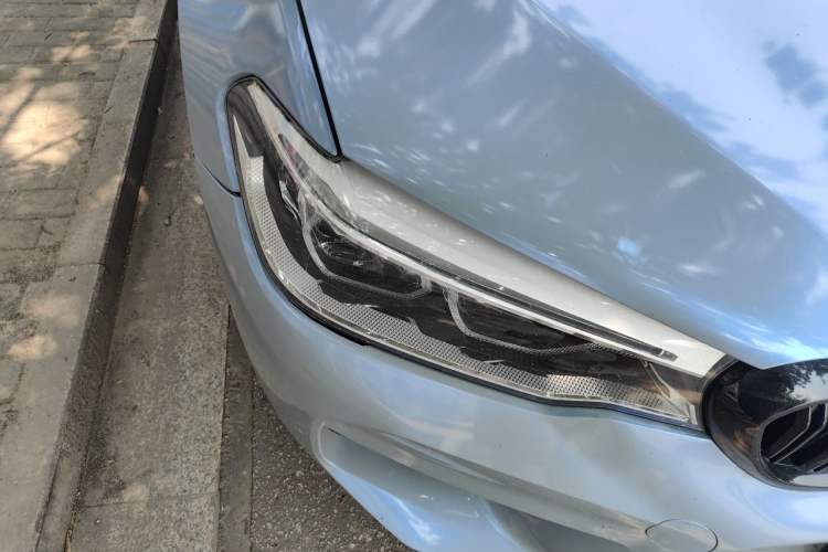 Used BMW 5 Series 2018 530Li Luxury Edition M Sport Package Right Front Headlight