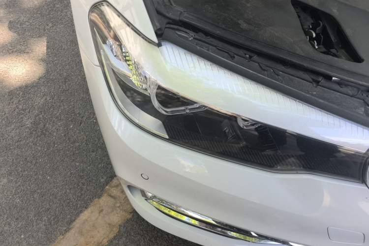 Used BMW 5 Series 2018 Facelifted 530Li xDrive Luxury Package Right Front Headlight