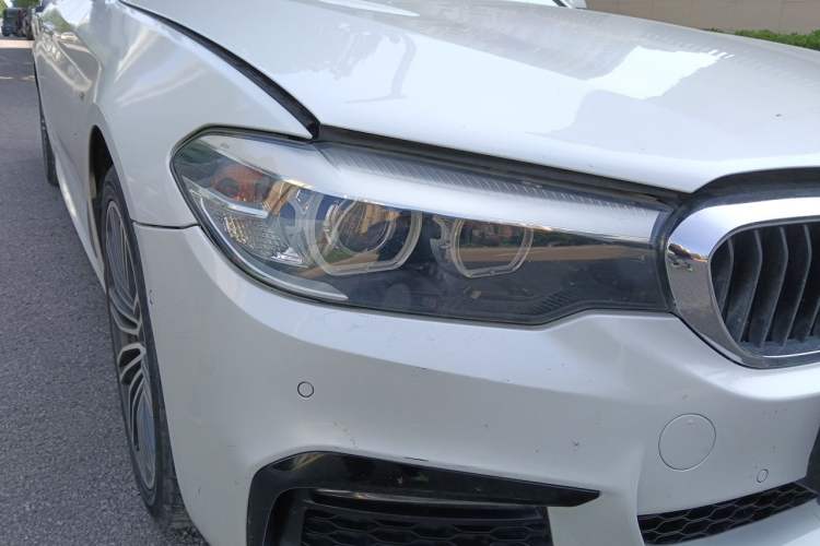 Used BMW 5 Series 2018 530Li Leading Model M Sport Package Right Front Headlight