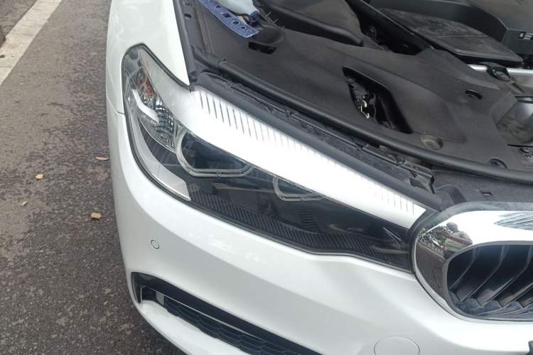 Used BMW 5 Series 2018 525i M Sport Package Right Front Headlight