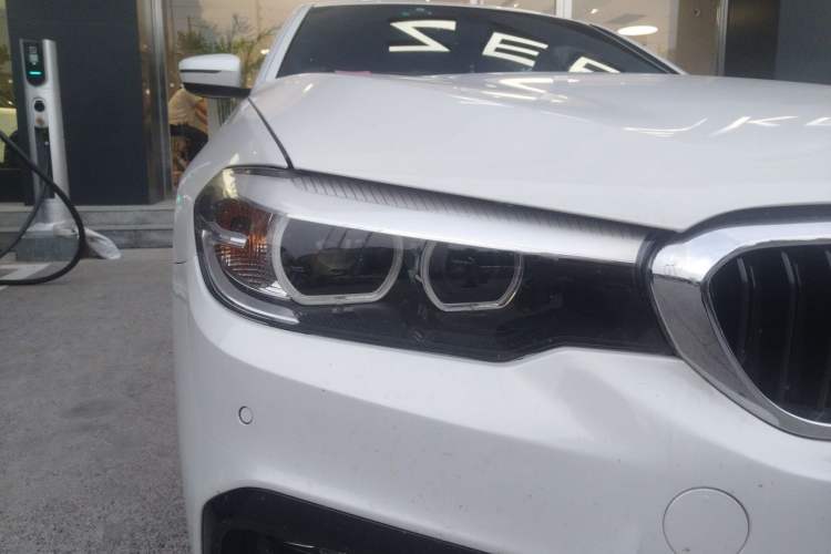Used BMW 5 Series 2018 Restyled 530Li Leading Edition M Sport Package Right Front Headlight