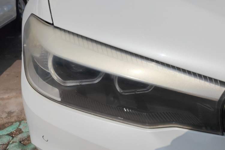 Used BMW 5 Series 2018 Facelifted 530Li xDrive Luxury Package Right Front Headlight