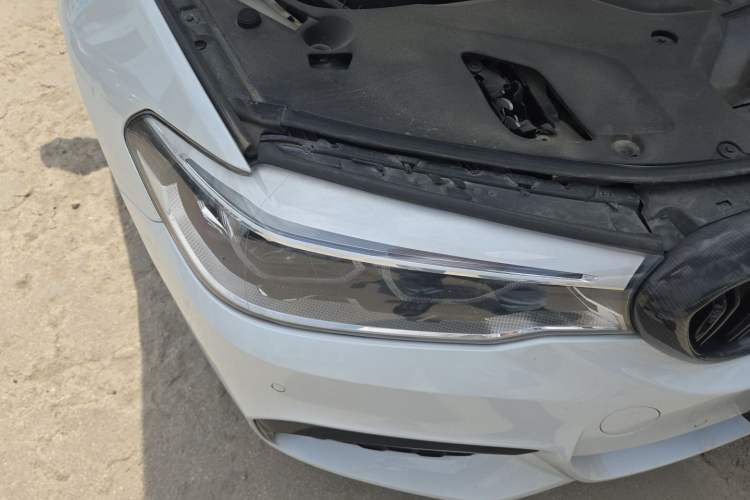 Used BMW 5 Series 2018 Restyled 530Li Leading Edition M Sport Package Right Front Headlight