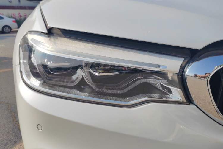 Used BMW 5 Series 2018 525Li M Sport Package Right Front Headlight