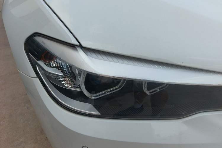 Used BMW 5 Series 2018 525i M Sport Package Right Front Headlight