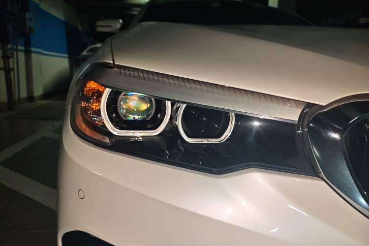 Used BMW 5 Series 2018 530Li Leading Edition Luxury Package Right Front Headlight