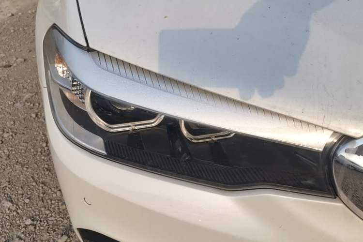 Used BMW 5 Series 2018 530Li Leading Model M Sport Package Right Front Headlight