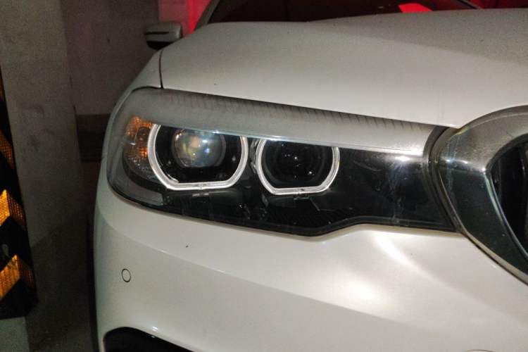 Used BMW 5 Series 2018 530Li Leading Model M Sport Package Right Front Headlight