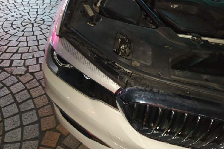 Used BMW 5 Series 2018 528Li Launch Special Edition Right Front Headlight