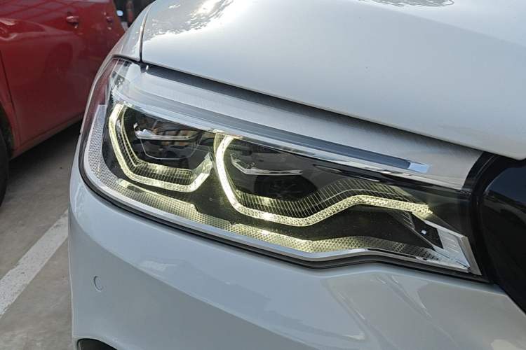 Used BMW 5 Series 2018 Facelifted 530Li Luxury Edition Premium Package Right Front Headlight