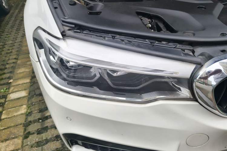 Used BMW 5 Series 2018 Restyled 530Li Leading Edition M Sport Package Right Front Headlight