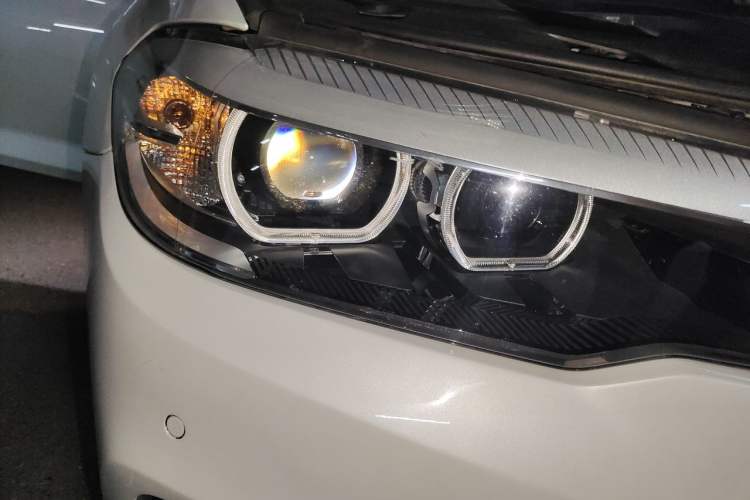 Used BMW 5 Series 2018 528Li Launch Special Edition Right Front Headlight