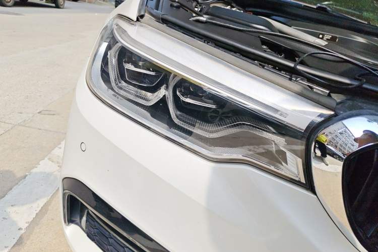 Used BMW 5 Series 2018 525Li M Sport Package Right Front Headlight