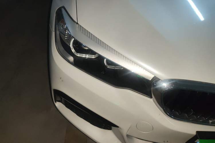 Used BMW 5 Series 2018 530Li xDrive M Sport Package Right Front Headlight