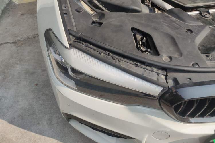 Used BMW 5 Series 2018 525i M Sport Package Right Front Headlight