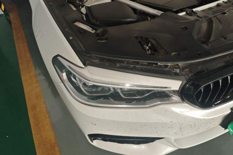 Used BMW 5 Series 2018 Restyled 530Li Luxury Edition M Sport Package Right Front Headlight