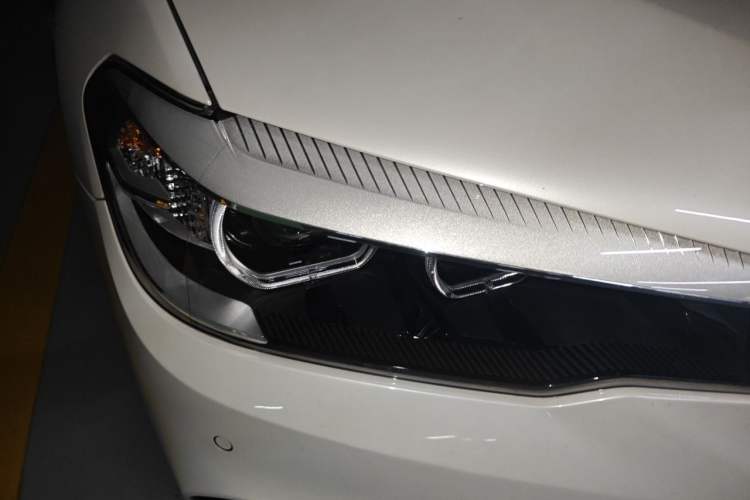 Used BMW 5 Series 2018 525Li M Sport Package Right Front Headlight