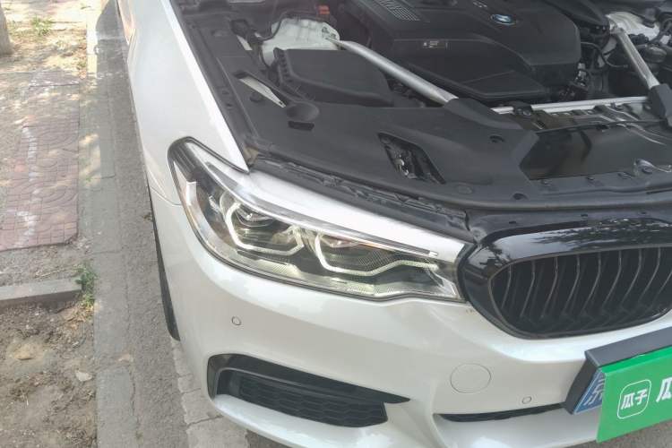 Used BMW 5 Series 2018 Restyled 530Li Luxury Edition M Sport Package Right Front Headlight