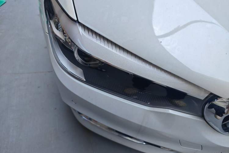 Used BMW 5 Series 2018 Revised Version 530Li Leading Edition Luxury Package Right Front Headlight