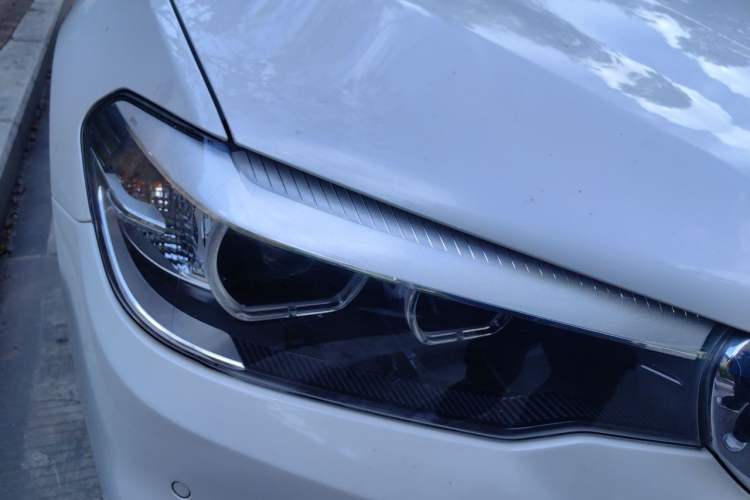 Used BMW 5 Series 2018 Revised Version 530Li Leading Edition Luxury Package Right Front Headlight
