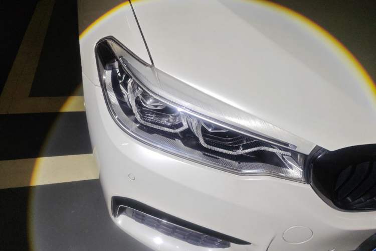 Used BMW 5 Series 2018 530Li Luxury Edition M Sport Package Right Front Headlight