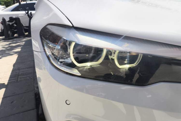 Used BMW 5 Series 2018 525Li M Sport Package Right Front Headlight