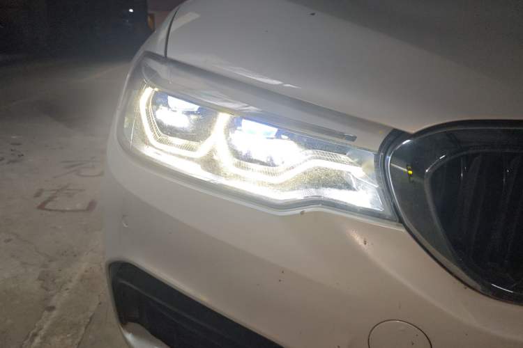 Used BMW 5 Series 2018 Restyled 530Li Leading Edition M Sport Package Right Front Headlight