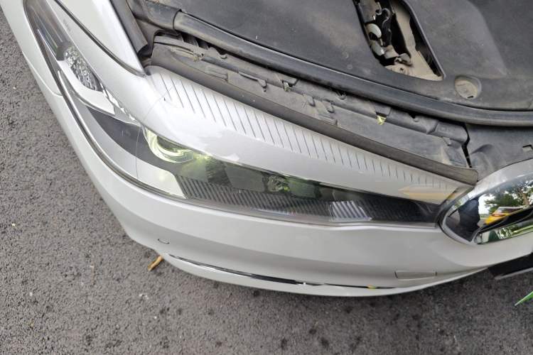 Used BMW 5 Series 2018 525Li Luxury Package Right Front Headlight