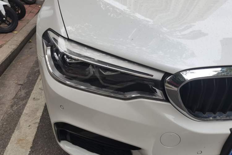 Used BMW 5 Series 2018 Restyled 530Li Leading Edition M Sport Package Right Front Headlight