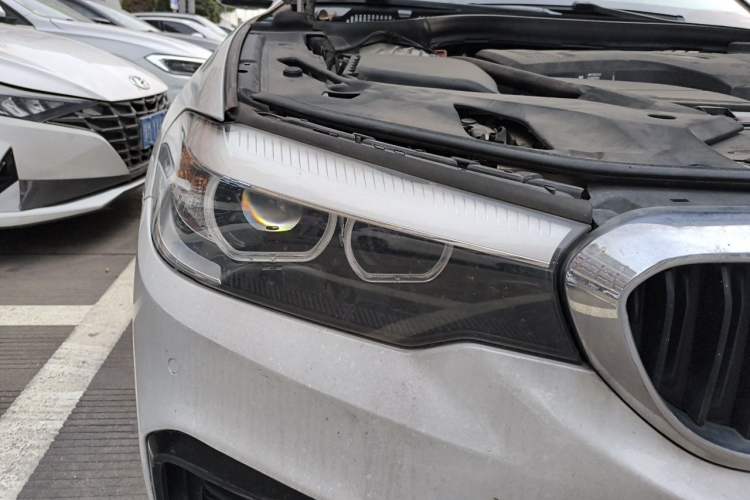 Used BMW 5 Series 2018 Restyled 530Li Leading Edition M Sport Package Right Front Headlight