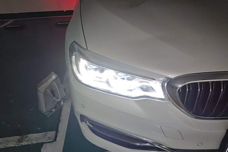 Used BMW 5 Series 2018 Facelifted 530Li Luxury Edition Premium Package Right Front Headlight