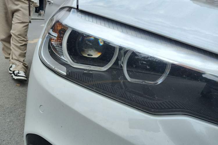 Used BMW 5 Series 2018 530Li Leading Model M Sport Package Right Front Headlight