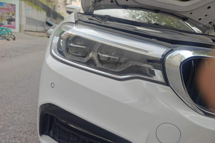 Used BMW 5 Series 2018 525Li M Sport Package Right Front Headlight