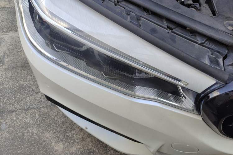 Used BMW 5 Series 2018 Restyled 530Li Luxury Edition M Sport Package Right Front Headlight