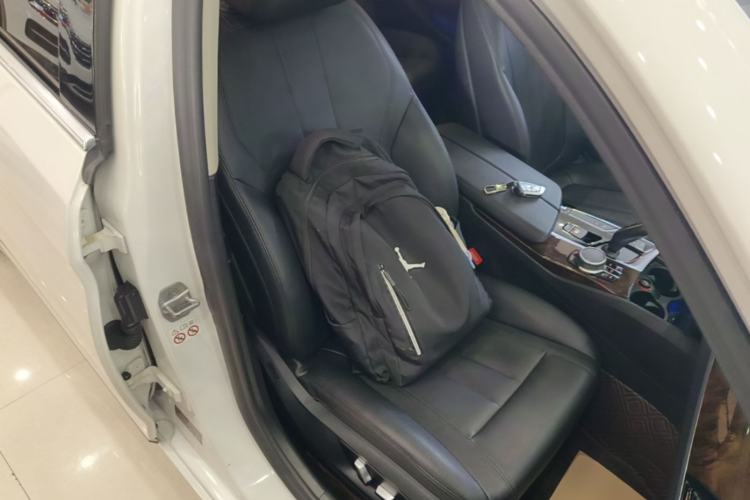 Used BMW 5 Series 2018 525Li Luxury Package Right Front Seat