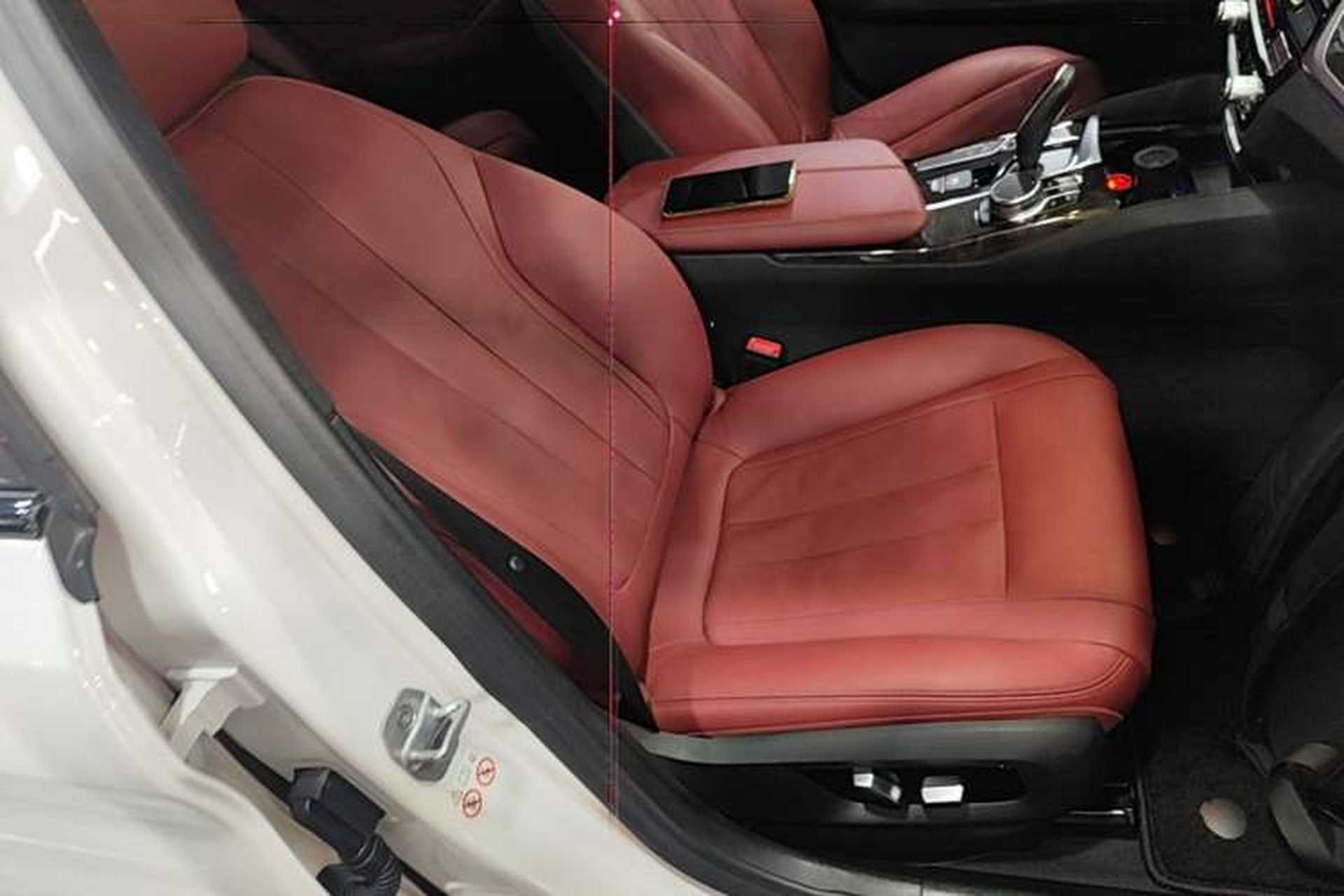 Used BMW 5 Series 2018 Restyled 530Li Luxury Edition M Sport Package Right Front Seat