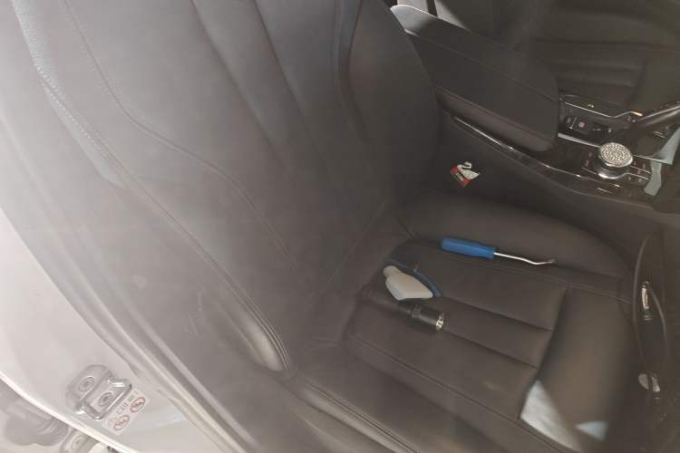 Used BMW 5 Series 2018 Facelifted 530Li xDrive M Sport Package Right Front Seat