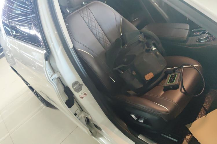 Used BMW 5 Series 2018 Revised Version 530Li Leading Edition Luxury Package Right Front Seat