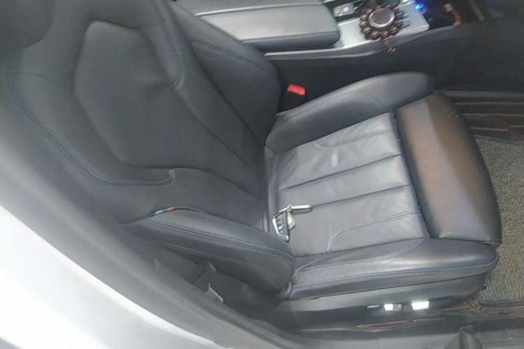 Used BMW 5 Series 2018 525i M Sport Package Right Front Seat