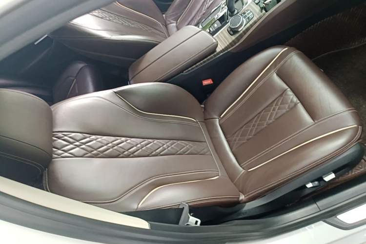 Used BMW 5 Series 2018 Revised Version 530Li Leading Edition Luxury Package Right Front Seat