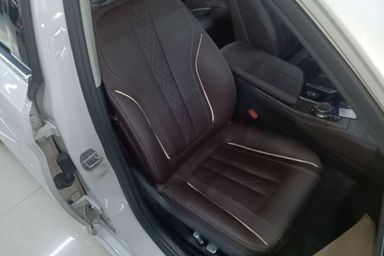 Used BMW 5 Series 2018 530Li Leading Edition Luxury Package Right Front Seat