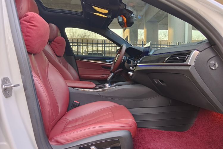 Used BMW 5 Series 2018 530Li Luxury Edition M Sport Package Right Front Seat