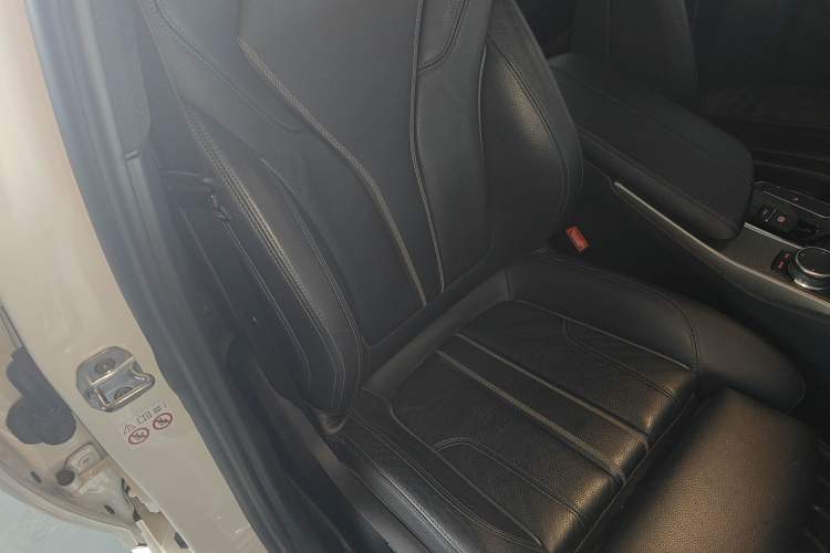 Used BMW 5 Series 2018 525i M Sport Package Right Front Seat